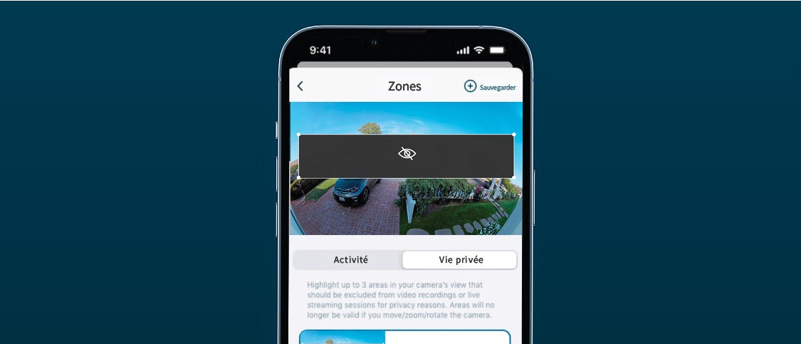 L'écran d'un téléphone mobile affiche les options de confidentialité d'une caméra de sécurité extérieure Arlo Essential 2K